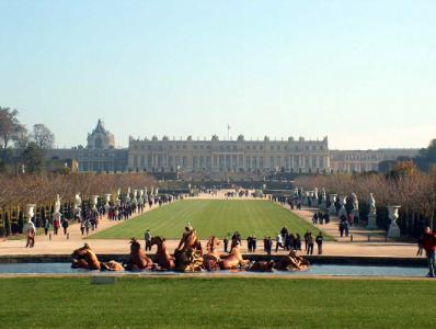 Le Chateau de Versailles, demeure des rois de France et ses jardins somptueux